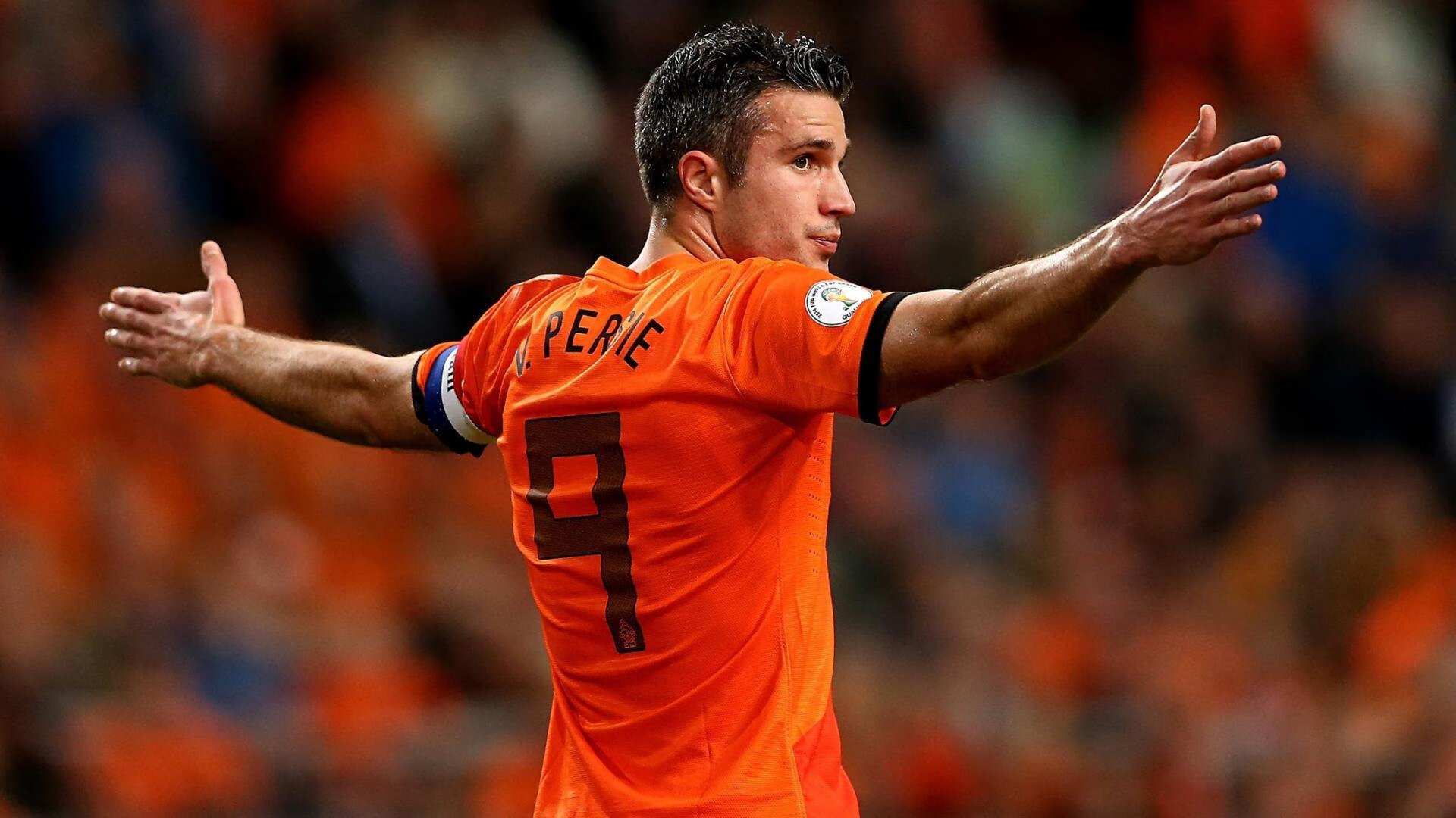 C罗队内表现被称为最佳榜样，c罗评心中最佳阵容